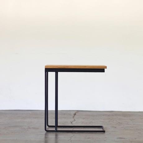 U OAK SIDE TABLE