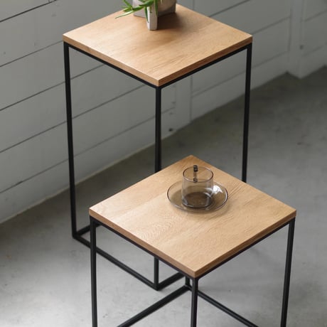 DE OAK SIDE TABLE