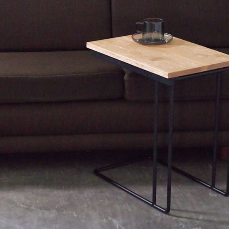 U OAK SIDE TABLE