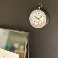 MAGNETIC CLOCK