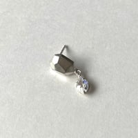 揺れる月のピアス【ロイヤルブルームーンストーン】