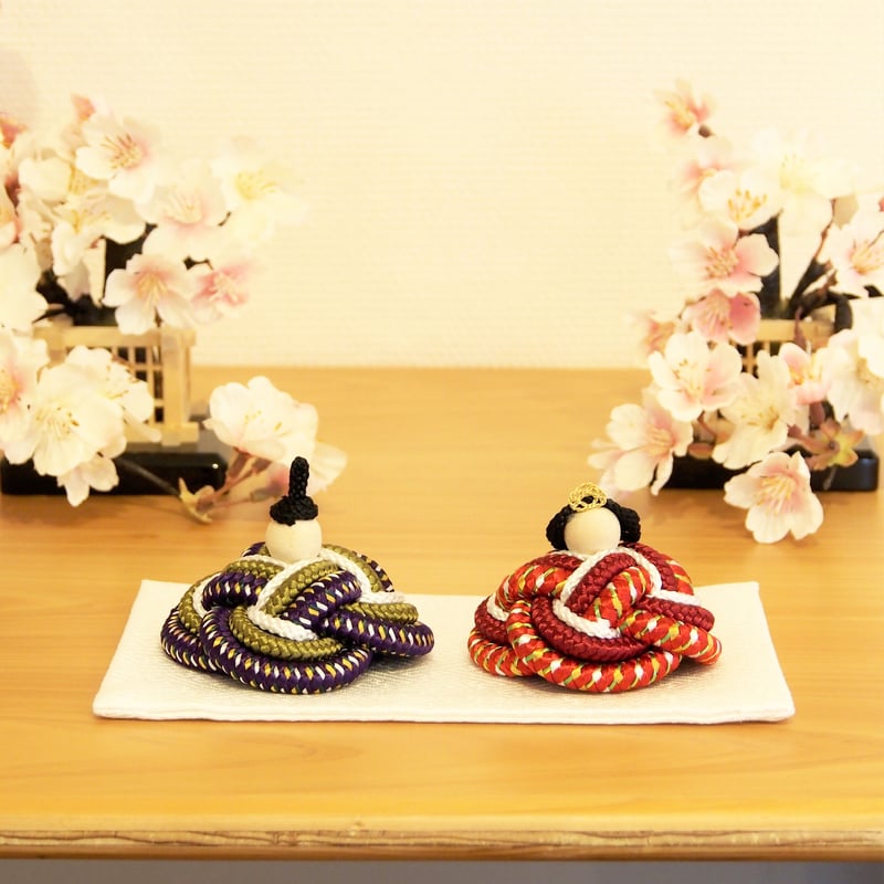 組み紐やさんのおひなさま【絢】＊選べる敷布≪金襴(白サヤ)／もうせん