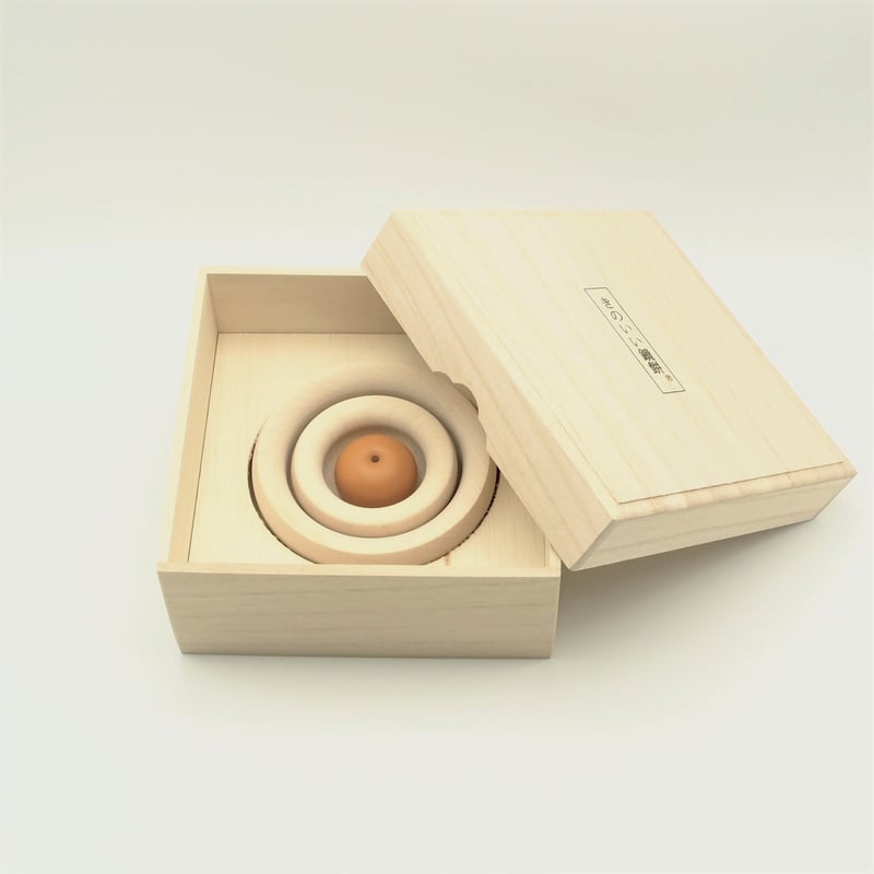 木の鏡餅 きのいい鏡餅 桐箱・金襴敷布付き | Atelier Alt