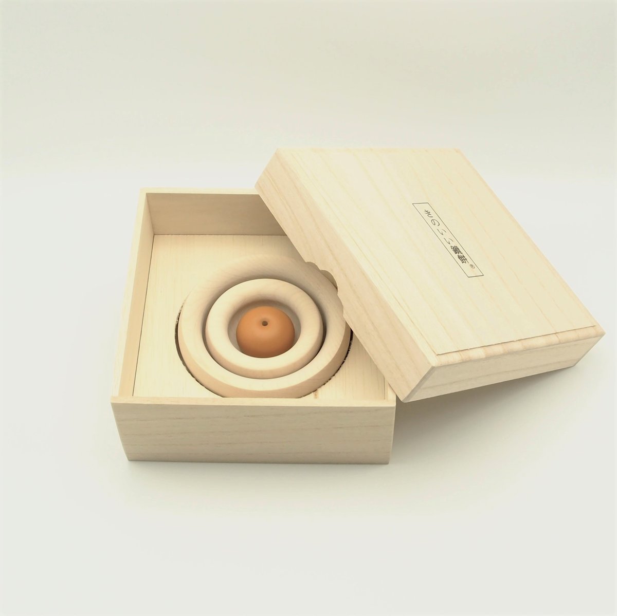 木の鏡餅 きのいい鏡餅 桐箱・金襴敷布付き | Atelier Alt