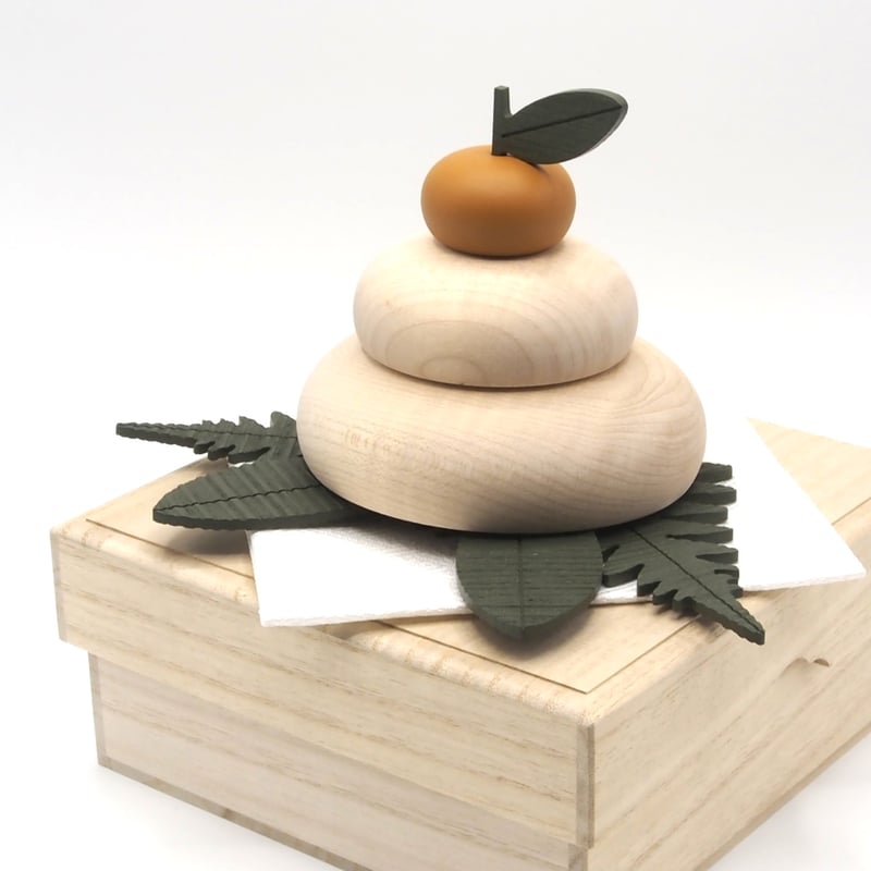 木の鏡餅 きのいい鏡餅 桐箱・金襴敷布付き | Atelier Alt