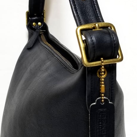Vintage Coach Very Rare 0359−003 Duffle Sac Talon Zipper Black Leather Shoulder Bag Great pre-owned