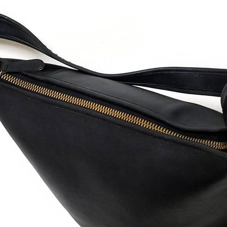Vintage Coach Very Rare 0359−003 Duffle Sac Talon Zipper Black Leather Shoulder Bag Great pre-owned
