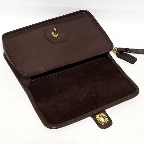 New Unused!  Vintage Coach 9832 Turnrock Clutch   Mahogany Glove Tanned Leather with Paper hangtag