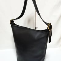 Vintage Coach  Mint Condition 9085  Black Glove Tanned Leather XL Duffle Sac Shoulder Bucket Bag