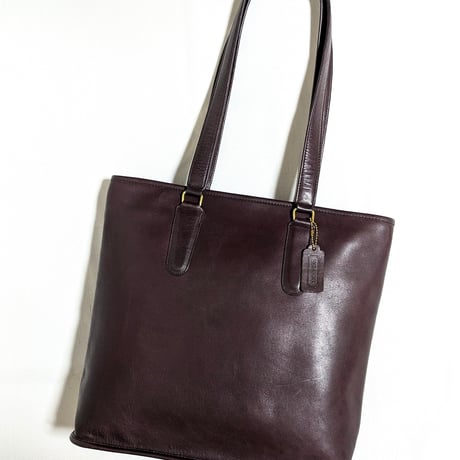 Excellent! Vintage Coach Rare 547−8714 Zipper Large Toto NYC Burgundy Glove Tanned Leather Shoulder