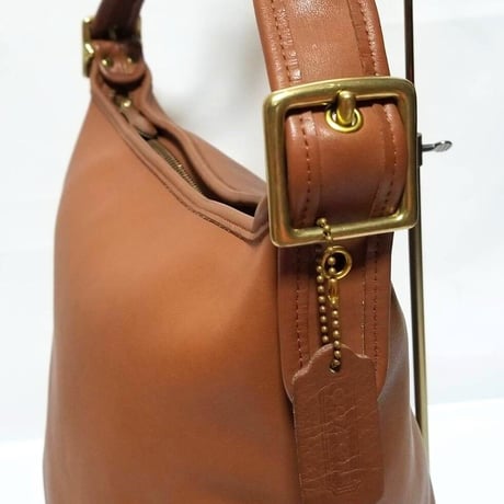 Vintage Coach 9085  Great preowned British Tan Glove Tanned Leather XL Duffle Sac Bucket Bag