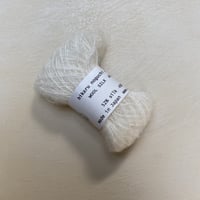ウールシルク糸　ホワイト