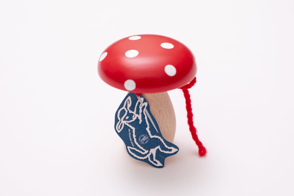 赤に白の水玉のダーニングマッシュルームセット（説明書と糸付き