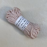 綿と絹糸のステッチ糸　ペールピンク