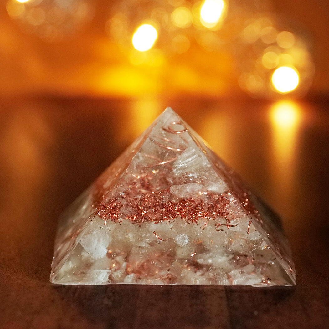 ●オリジナルピラミッド型オルゴナイト●　願いに合わせたオルゴナイト オルゴナイト ピラミッド オブシディアン さざれ 黒曜石 如来 orgonite