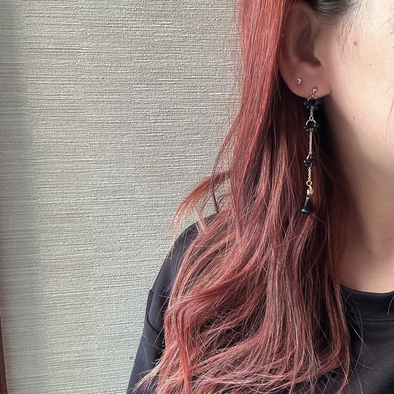 ブラック×ゴールドのビーズタッセルピアス/イヤリング | ori