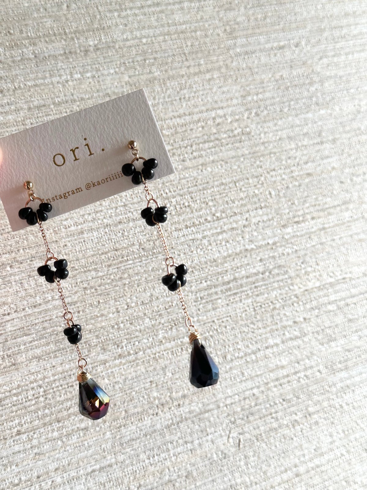 ブラック×ゴールドのビーズタッセルピアス/イヤリング | ori．-おり