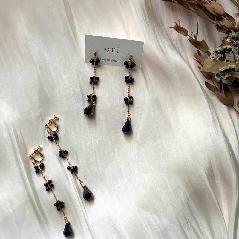 ブラック×ゴールドのビーズタッセルピアス/イヤリング | ori．-おり