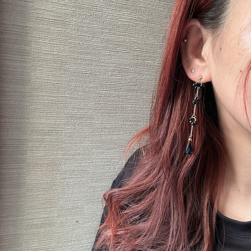 ブラック×ゴールドのビーズタッセルピアス/イヤリング | ori．-おり