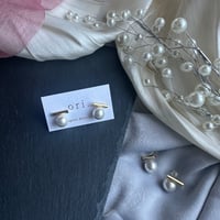 パールのコロンとしたピアス【S925】