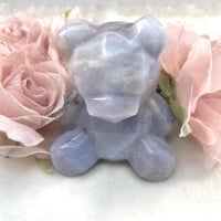 【ラベンダー翡翠】「癒しのくまがくれる、やさしい守り」 ―静かな強さとやさしさを宿した、ラベンダー翡翠のくまさん