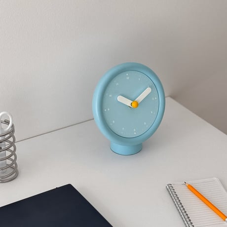 clock-03097　blue スタンド付き ラウンド テーブルクロック 置き時計 静音