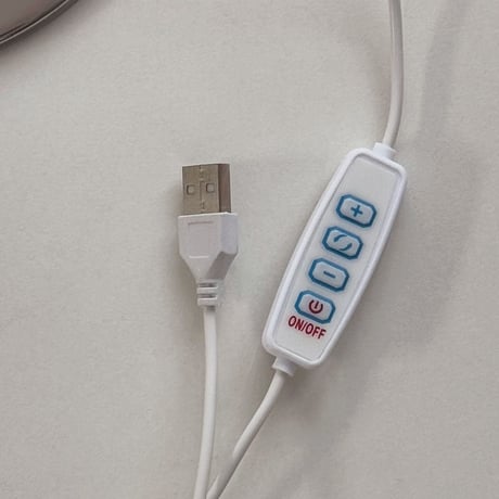 light-03394　USB スペースエイジデザイン 3色調光 テーブルランプ LED