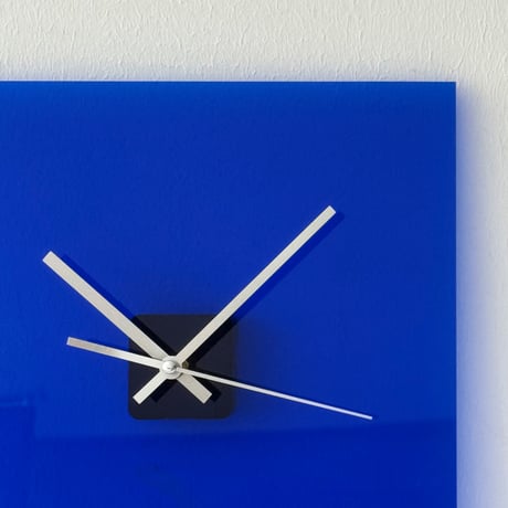 clock-03095　カラーアクリル スクエア 置き時計 静音