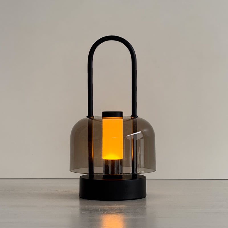 light-03357 USB ハンドル付き スモークグレー ポータブルランプ | ART