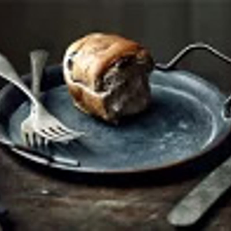 フランス　ハンドペイント　OVトレイ　ヴィンテージ 薔薇　鋳物 フレンチシックなアンティーク調のトレイ、薔薇のモチーフが豪華な