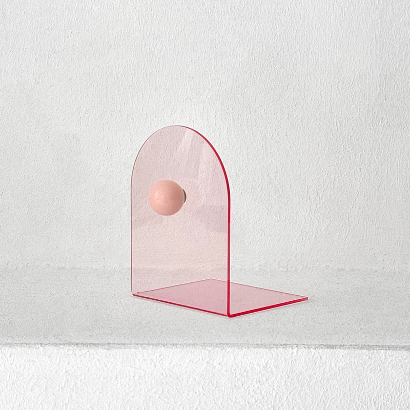 Jean Jullien ブックエンド ピンク Billy stand book Case Studyo x Bill the Bookend – Jean Jullien Studio