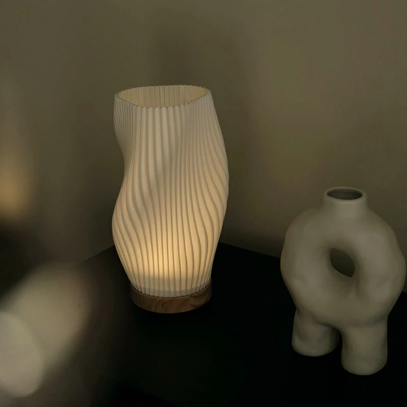 light-03342 USB twist プリーツシェード LED テーブルランプ | AR