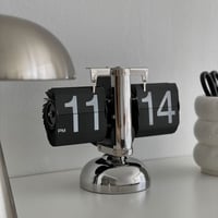 予約販売8月上旬～8月中旬頃発送予定　clock-03042　ステンレス フリップクロック 置き時計