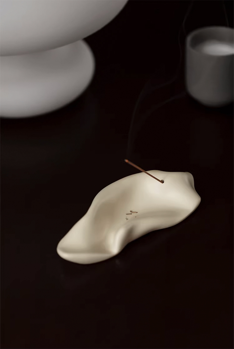 革新的なインセンスホルダー「REVOLVE」OFF機能　ブラック 楽天市場】wave インセンスホルダー お香立て【ART OF BLACK】 : ART