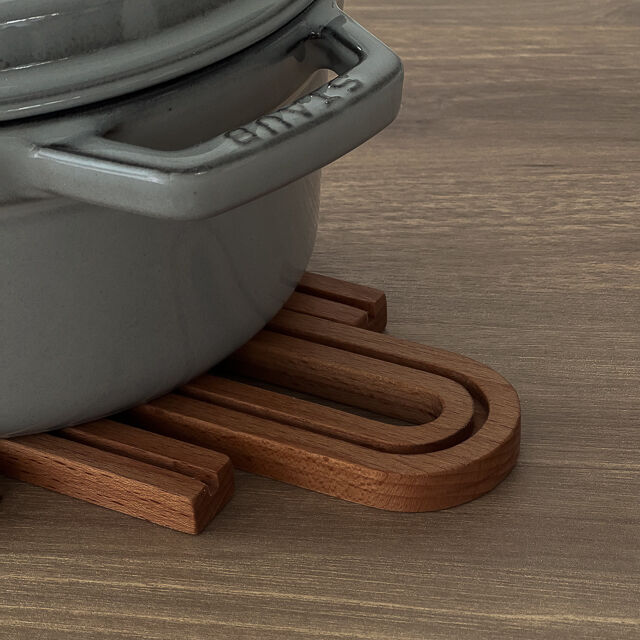 木芸　オブジェ Exhibition “Phantom” This work reinterprets traditional folk