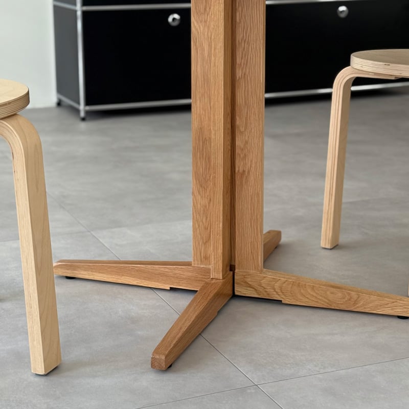 table-03205 ホワイトオーク突板天板 ラウンドテーブル 直径80cm | ART