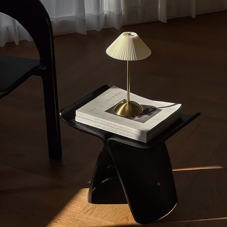 light-03271　USB プリーツシェード スリムスタンド テーブルランプ LED