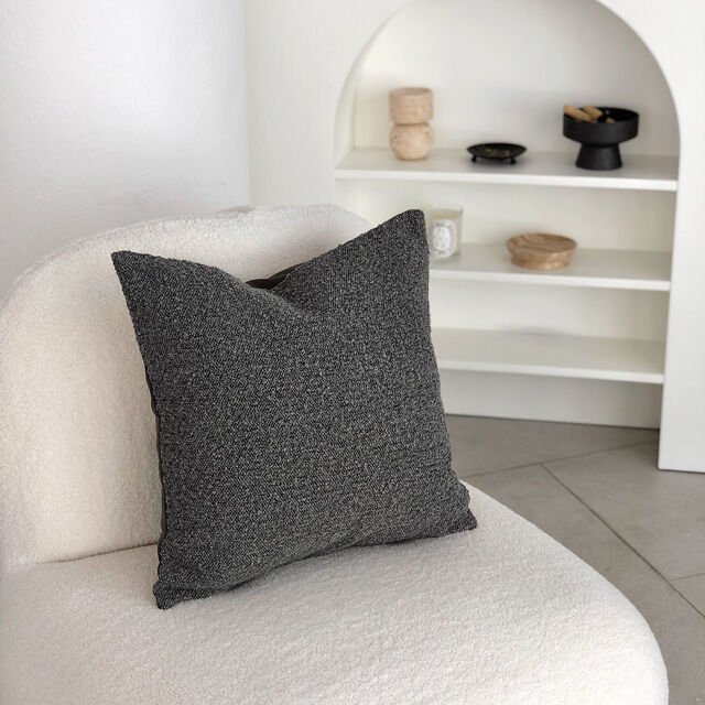 ストレッチ素材 ダークグレー クッションカバー fit=scale-down,w=1200
