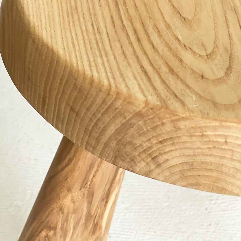 stool-03047 angular 3本脚 無垢材 ラウンド スツール | ART OF stool-03047 angular 3本脚 無垢材 ラウンド スツール | ART OF