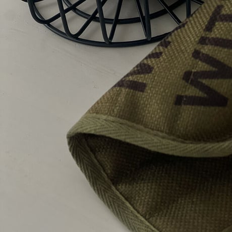 kitchen-03033　レタリング スクエア 鍋敷き ループ付き