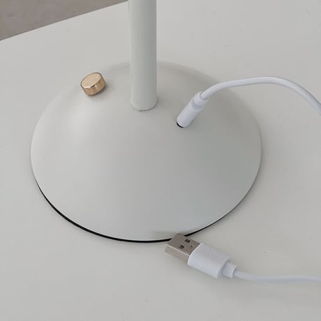 light-03271　USB プリーツシェード スリムスタンド テーブルランプ LED