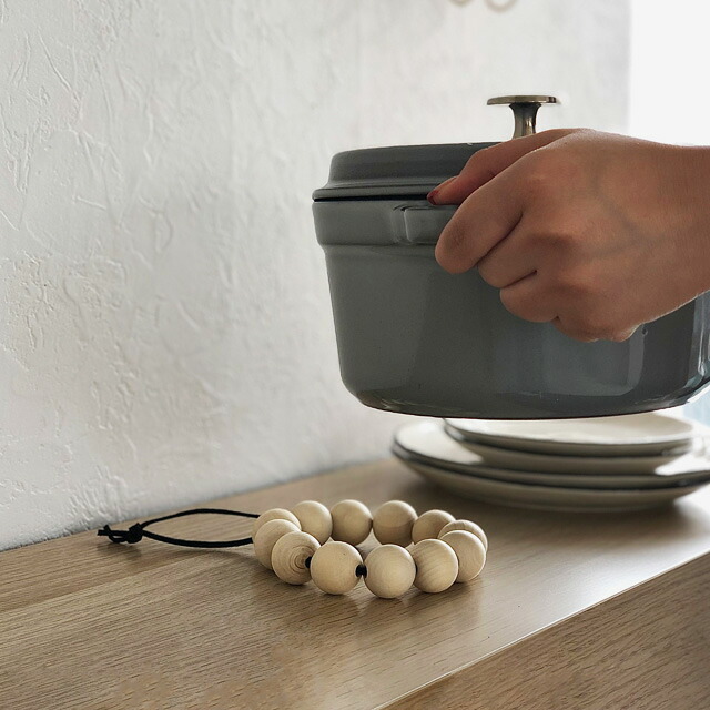 potstand-03200 ウッドビーズ（白木）鍋敷き 本革ブラックレザー使用