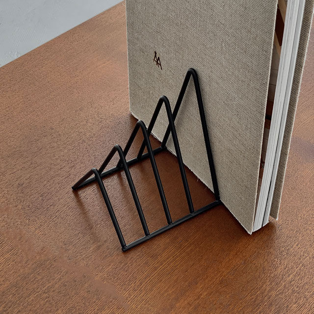 magazinerack-03017 pointed アイアン ブックスタンド | ART O