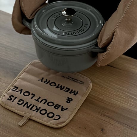 kitchen-03033　レタリング スクエア 鍋敷き ループ付き