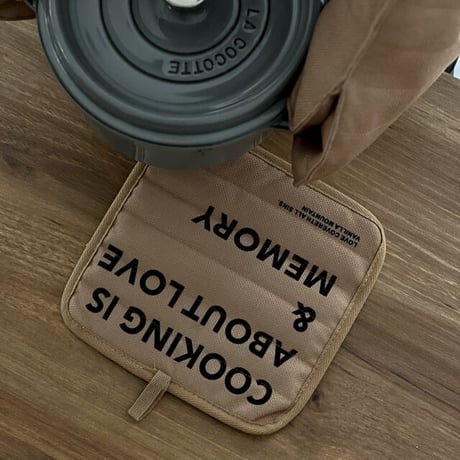 kitchen-03033　レタリング スクエア 鍋敷き ループ付き