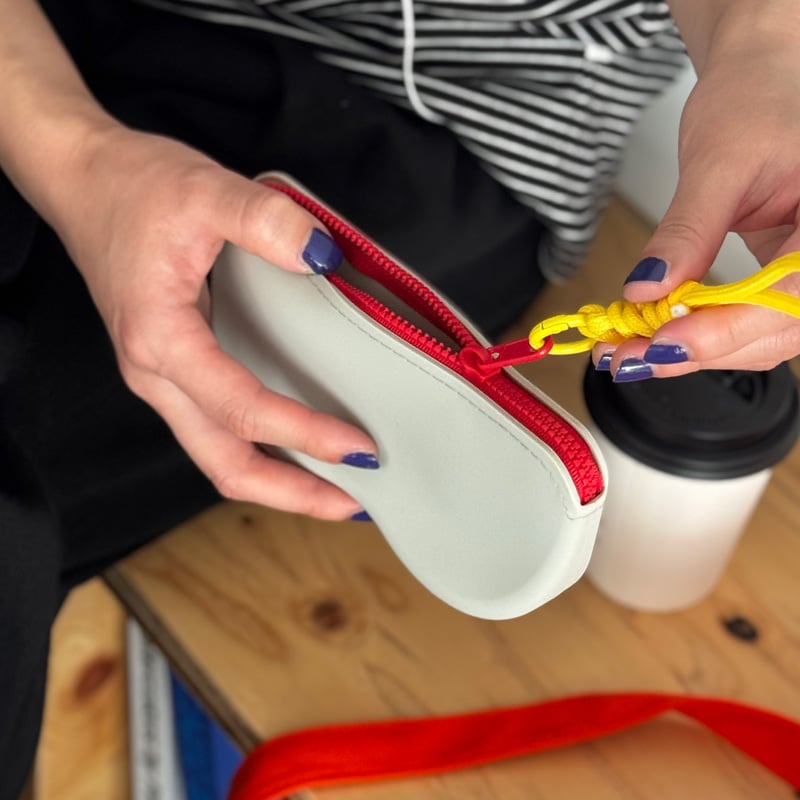 case-03001 ストラップ付き シリコン メガネケース カラー ソフト