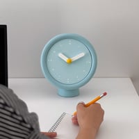 clock-03097　blue スタンド付き ラウンド テーブルクロック 置き時計 静音