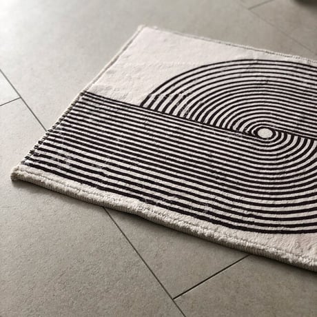予約販売6月下旬～7月上旬頃発送予定　mat-03051　layer ラインアート ラグ  40cm×60cm