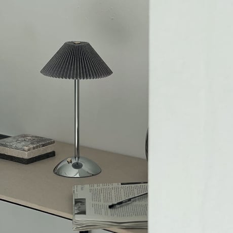 light-03271　USB プリーツシェード スリムスタンド テーブルランプ LED