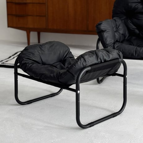 予約販売8月中旬～8月下旬頃発送予定　chair-03097　ブラックフレーム パテッド ラウンジチェア オットマン 1人掛けソファ